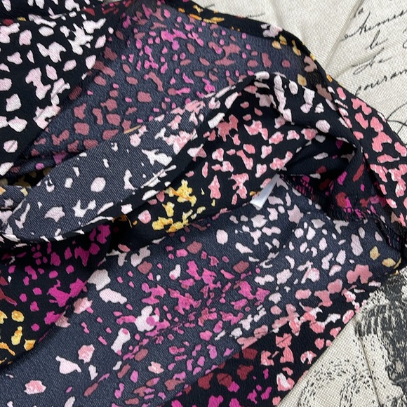 Gibson x Living in Yellow City Safari Scalloped V-Neck Tank - Picture 4 of 6